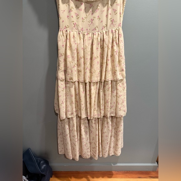 Tiered floor length dress - Picture 2 of 7